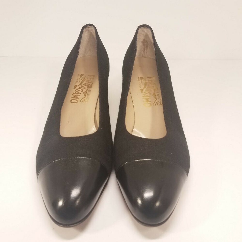 Salvatore Ferragamo black heels sz 8.5/ 1.75" heel